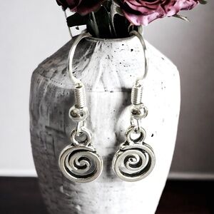 5 For $25💫Cute Small Silver Swirl Dangles Earrings